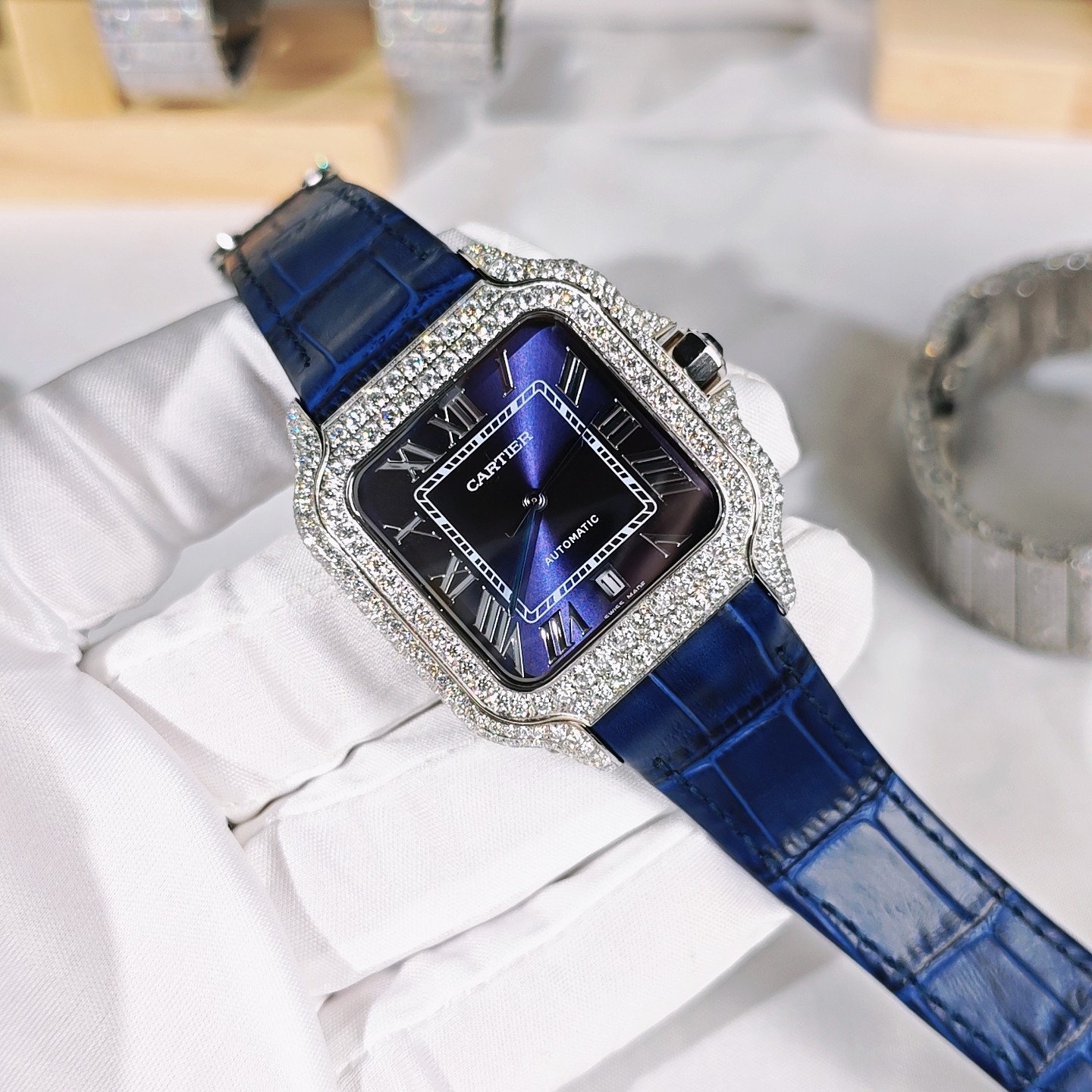 CARTIER カルティエ スーパーコピー 時計 メンズ ブラック ブルーダイヤモンド ミルグレイン デザイン 40mm ブルーレザーベルト - 画像 3