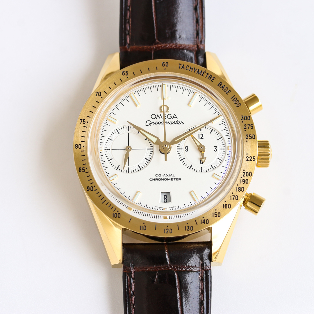 OMEGA スピードマスター コピー 金ベゼル 白文字盤 メンズ 腕時計 ブラウンレザー - 画像 2