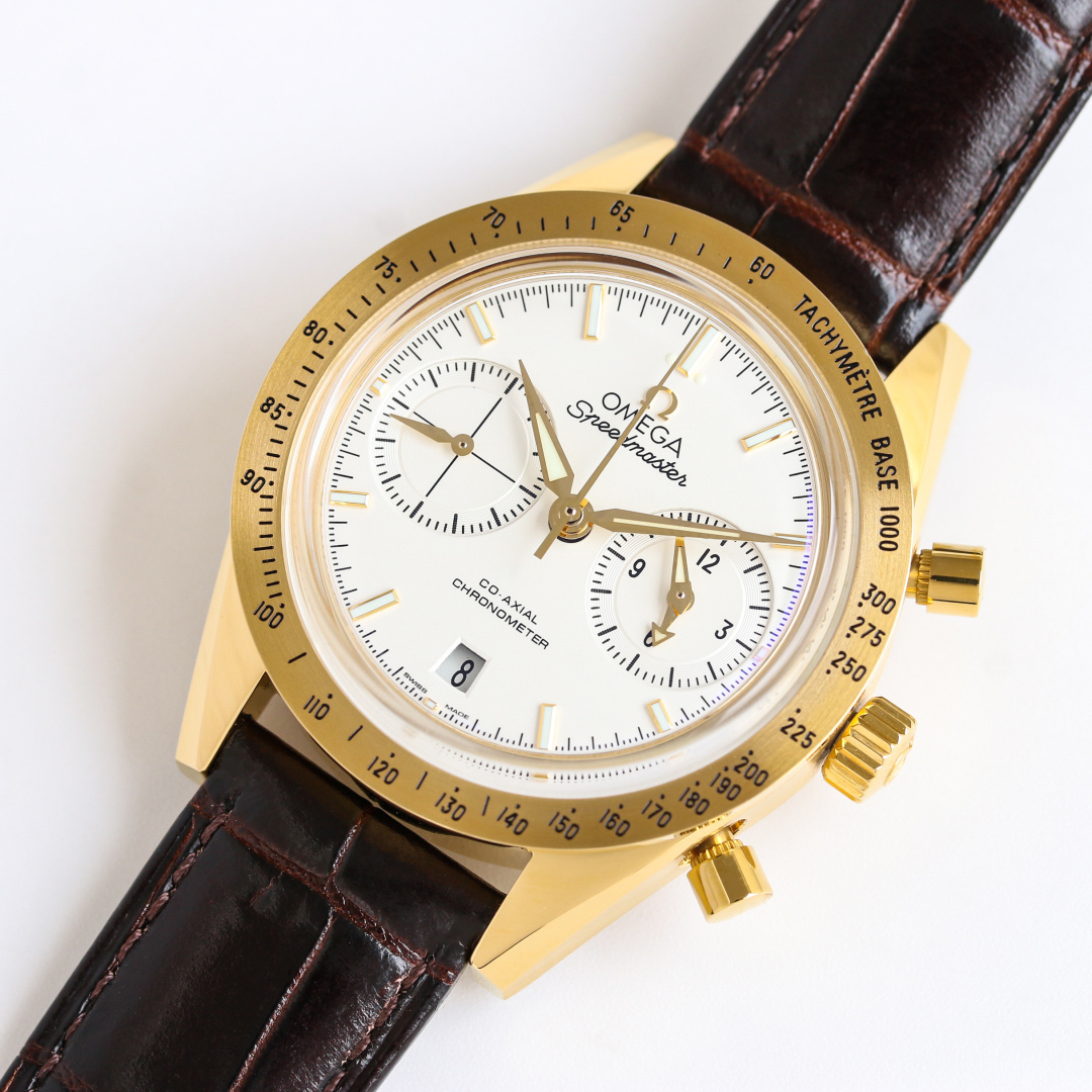OMEGA スピードマスター コピー 金ベゼル 白文字盤 メンズ 腕時計 ブラウンレザー - 画像 3