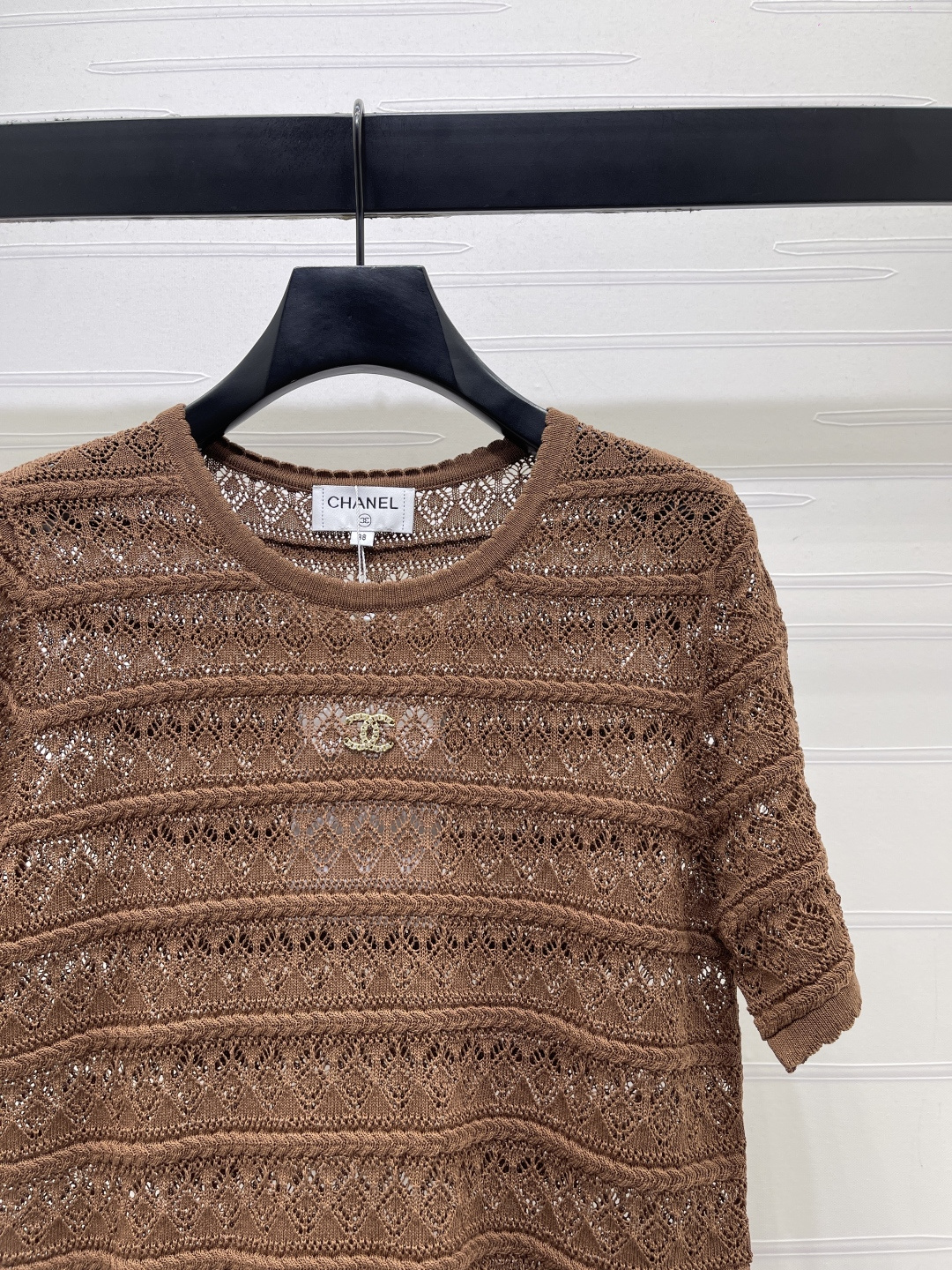 CHANEL コピー ニット Tシャツ レディース 通気性 オープンワーク ロゴ刺繍 シルエット 春夏 新作 カフェ風 全2色 - 画像 2
