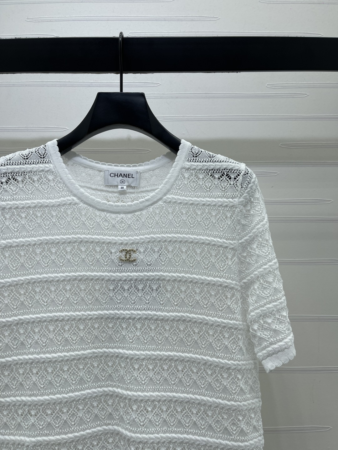 CHANEL コピー ニットTシャツ レディース 通気性抜群のレースデザイン 半袖 オーガンジー風 ホワイト ブラウン - 画像 3