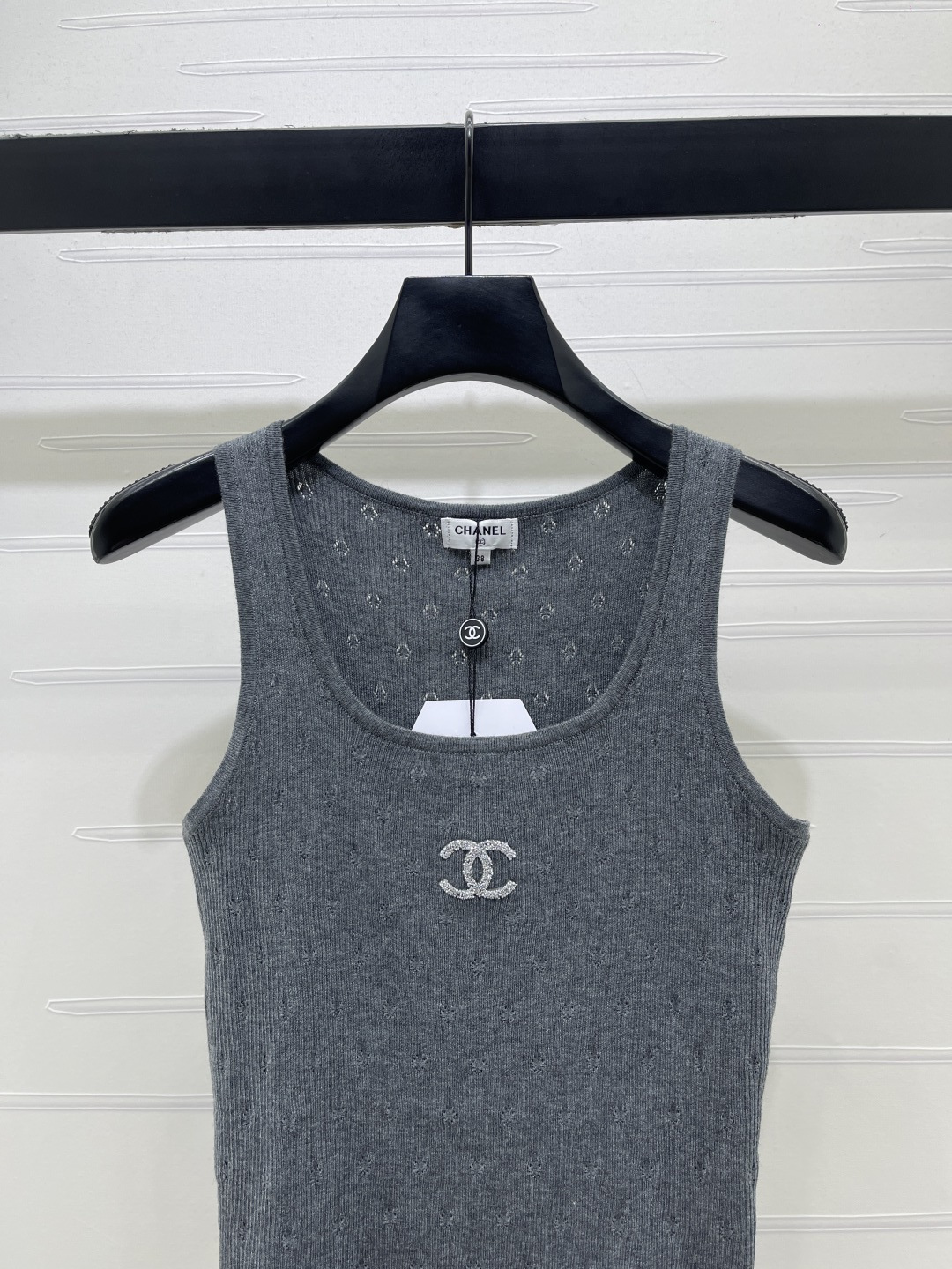 CHANEL ニット タンクトップ コピー ロゴ刺繍 レディース グレー - 画像 4