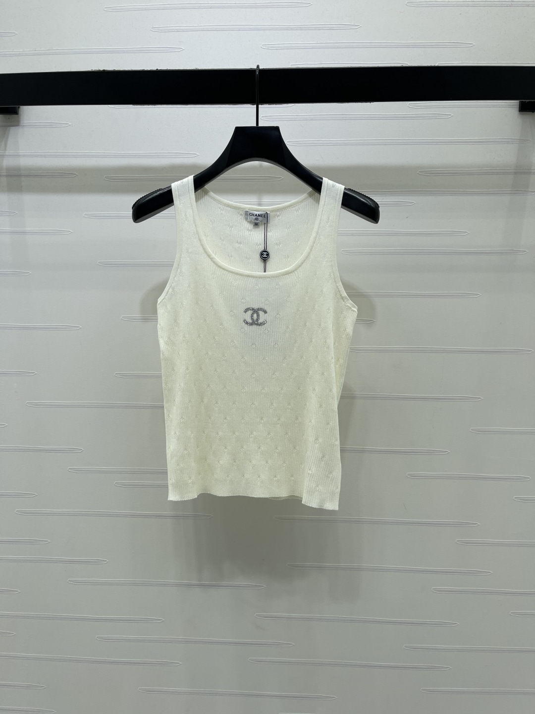 CHANEL ニット タンクトップ コピー 通気性抜群のロゴ入り グレージュ ホワイト ブルー 全3色 - 画像 2