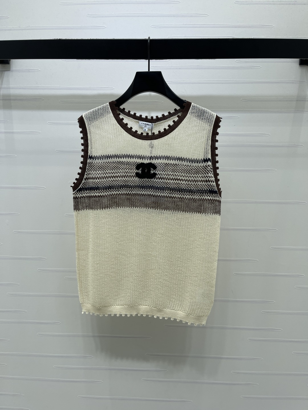 CHANEL コピー ニット ベスト ロゴ付き ブラック ホワイト レディース - 画像 2
