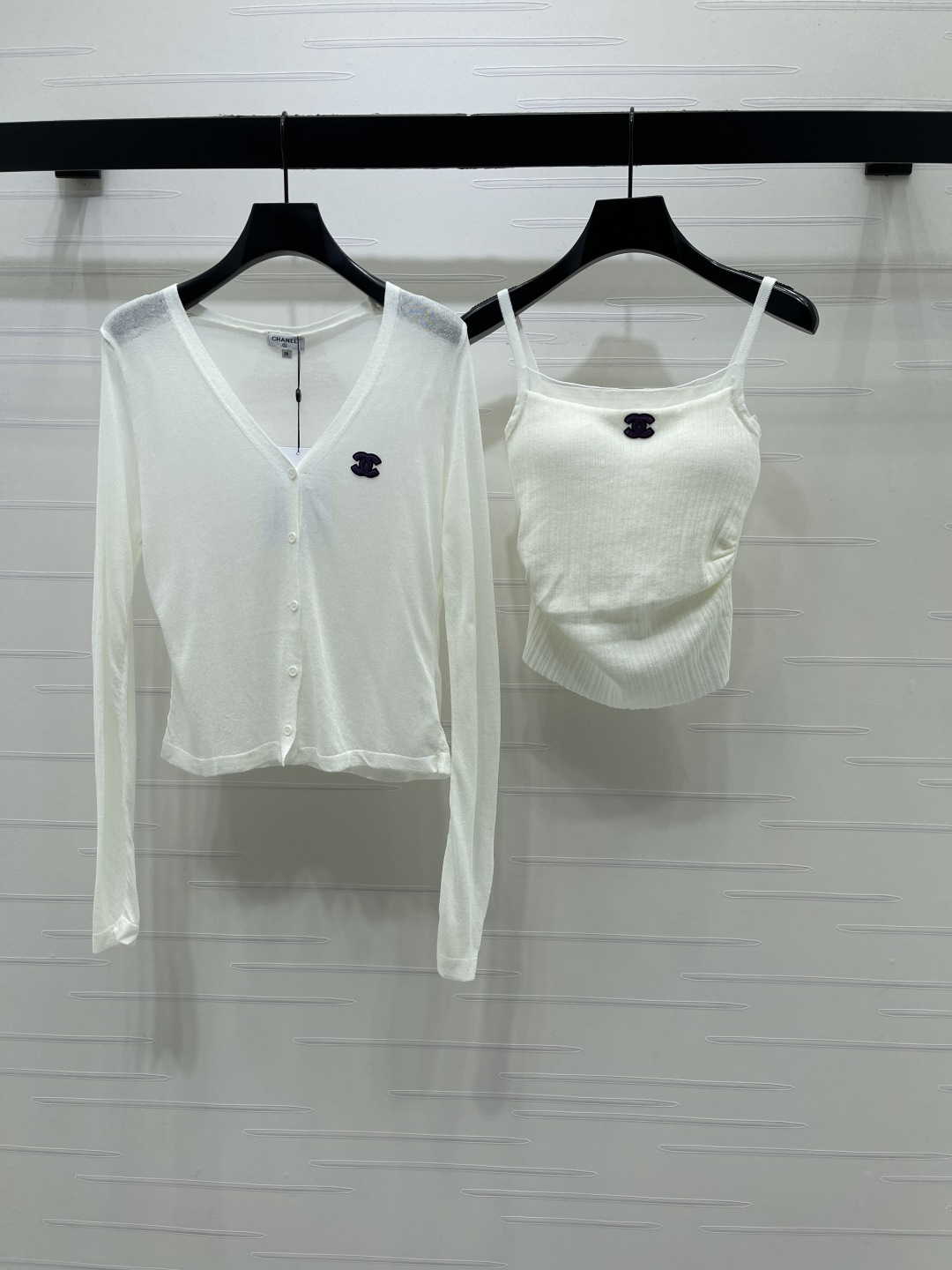 CHANEL ニット カーディガン ロゴ ニットセット レディース ブラウン ホワイト 2色展開 - 画像 2