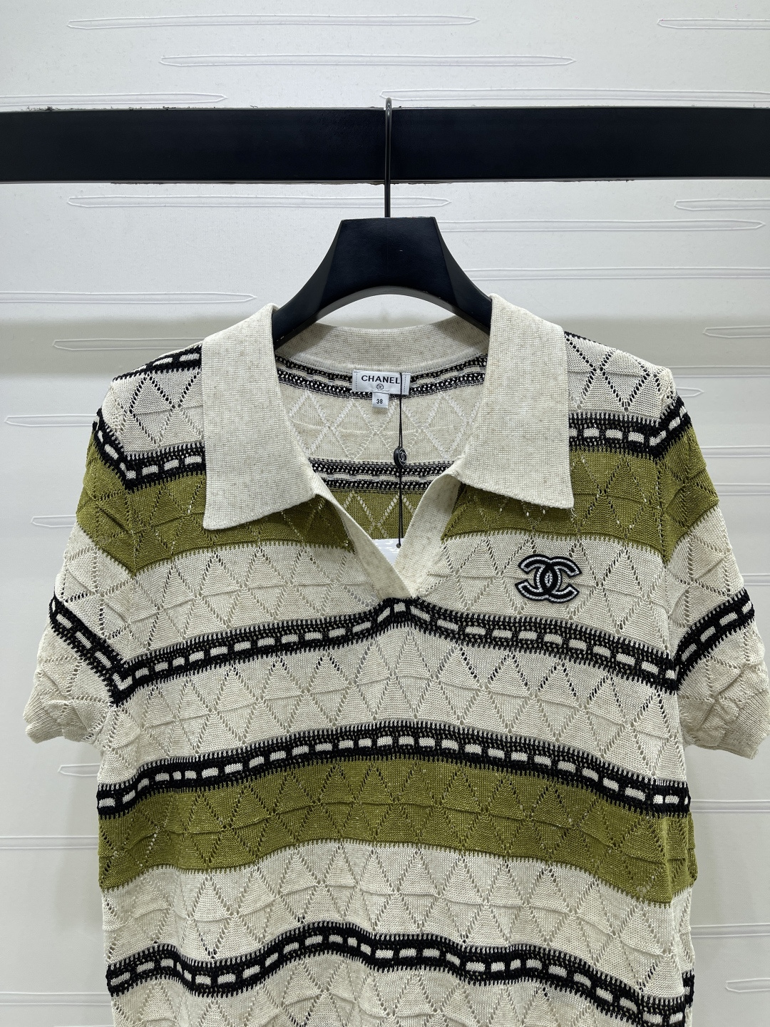 CHANEL ニット 半袖 ポロシャツ コピー レディース Vネック 通気性 ファッション 1色 ホワイト/オリーブ - 画像 4