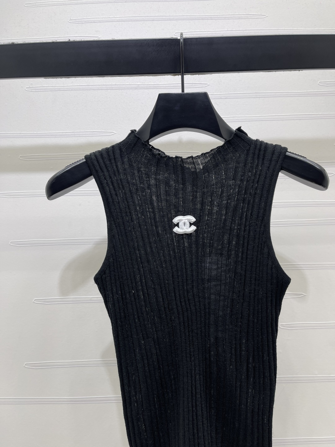 CHANEL コピー ニット ベスト ロゴデザイン フリル シルエット 2色展開 - 画像 3