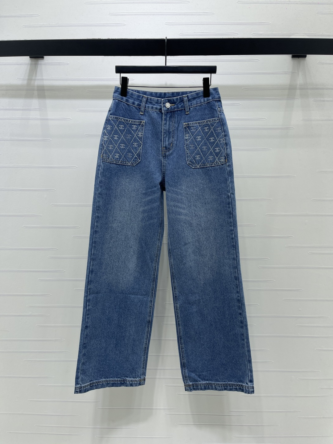 CHANEL コピー デニムパンツ ショート丈 デザインポケット ライトブルー