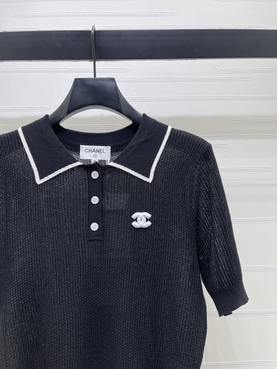 CHANEL ニット 半開襟 ポロシャツ コピー ブラック ホワイトトリム 4色展開 - 画像 2