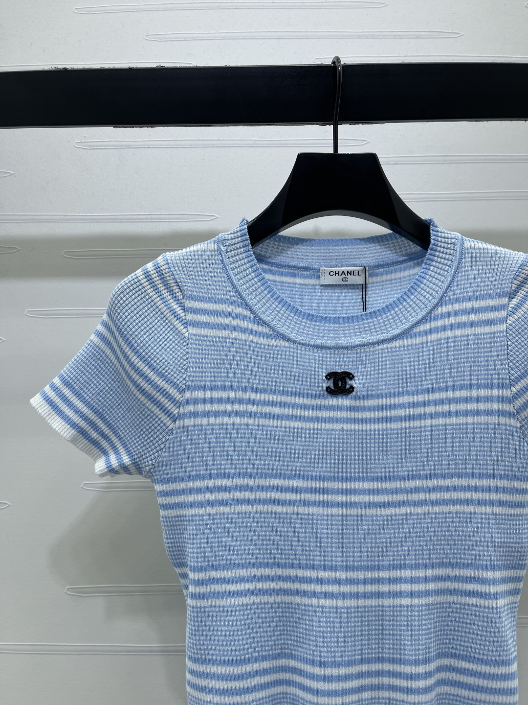 CHANEL コピー ニットTシャツ 撞色ストライプ ロゴデザイン 3色展開 通勤 レディース - 画像 4