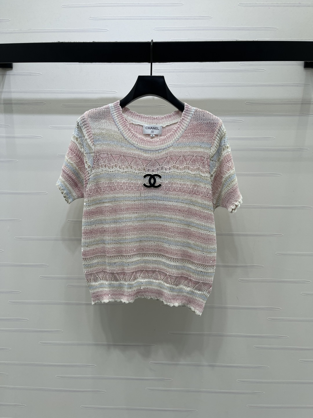 CHANEL コピー ニットTシャツ レディース デザインニット ピンク ホワイト バルーンスリーブ ロゴ刺繍 3色展開