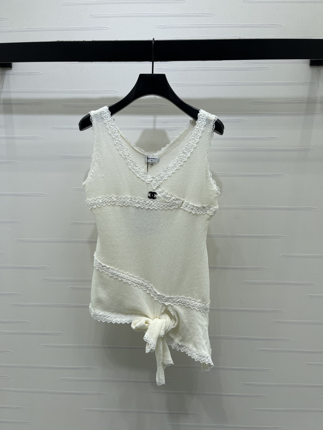 CHANEL ニット カットソー コピー レース拼接Vネック バックリボンデザイン 白 1色