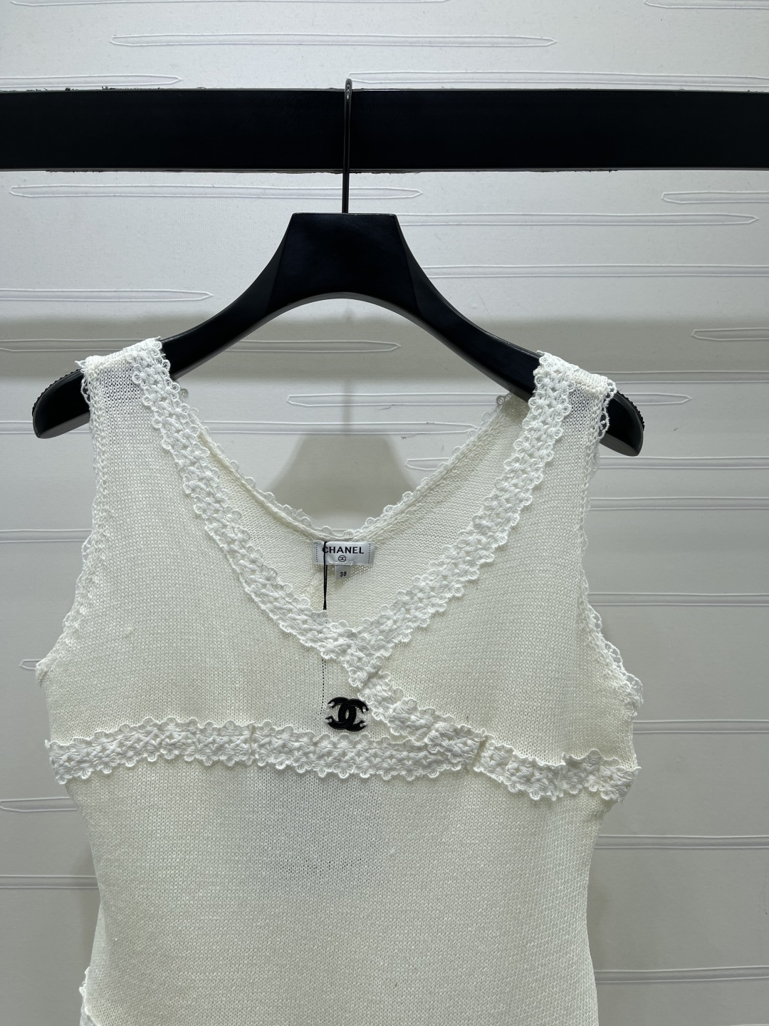 CHANEL ニット カットソー コピー レース拼接Vネック バックリボンデザイン 白 1色 - 画像 2
