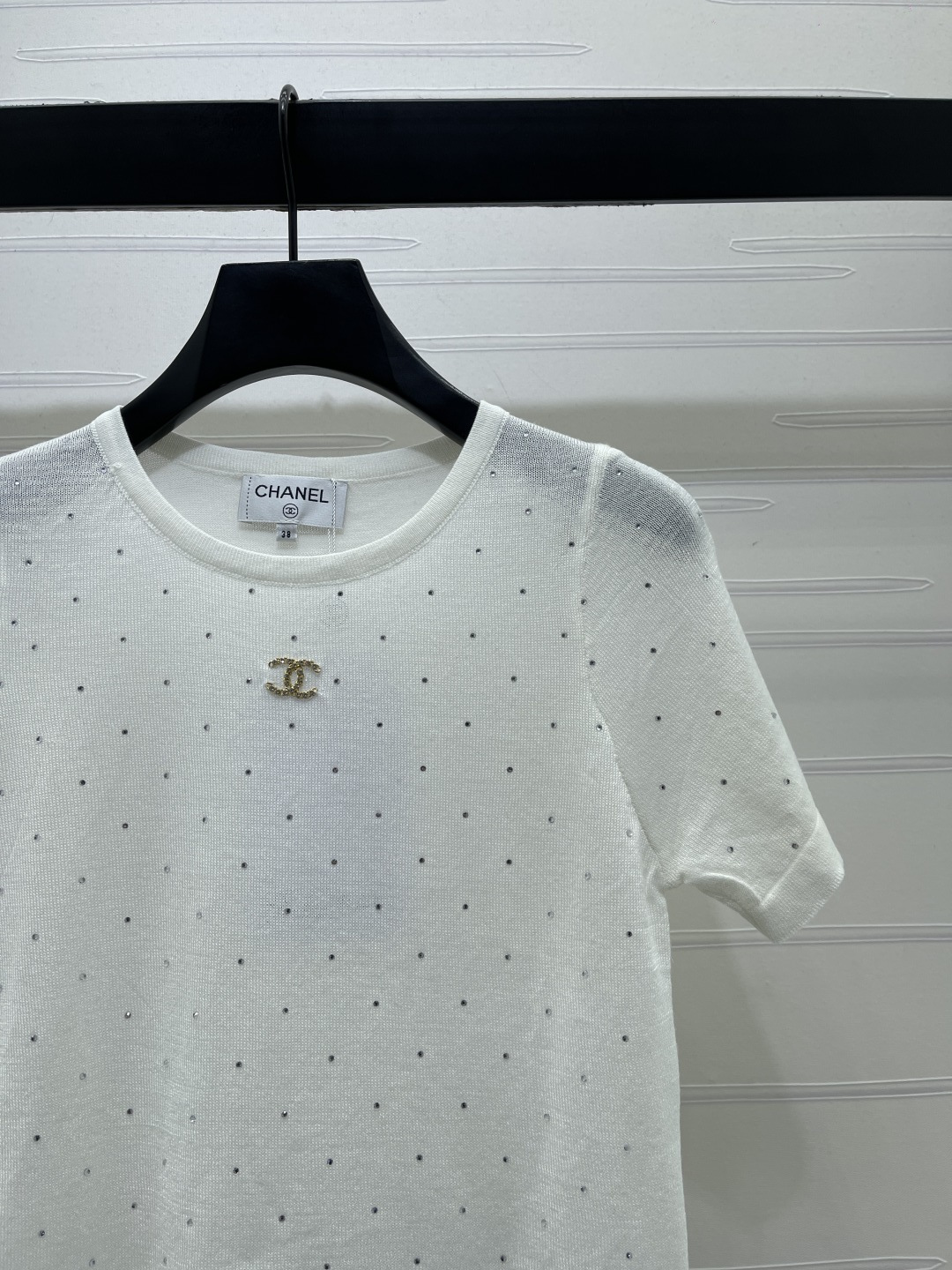CHANEL ニット Tシャツ コピー ロゴ ポイント刺繍 ブラック ホワイト 2色展開 - 画像 3