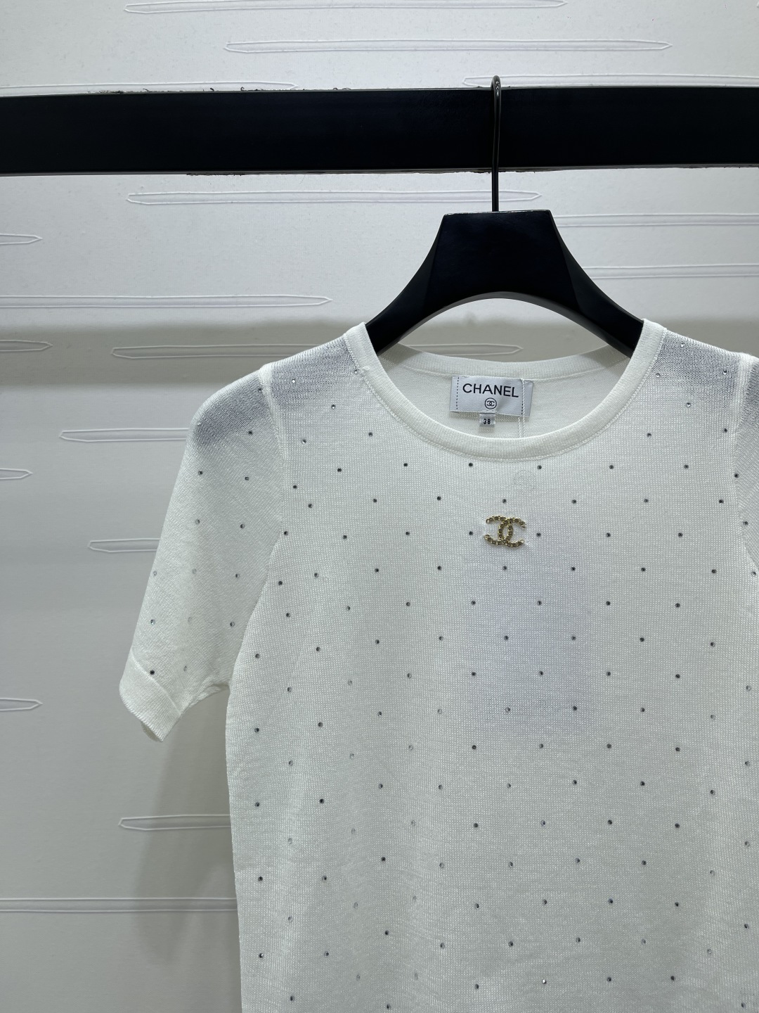 CHANEL ニット Tシャツ コピー ロゴ ポイント刺繍 ブラック ホワイト 2色展開 - 画像 4