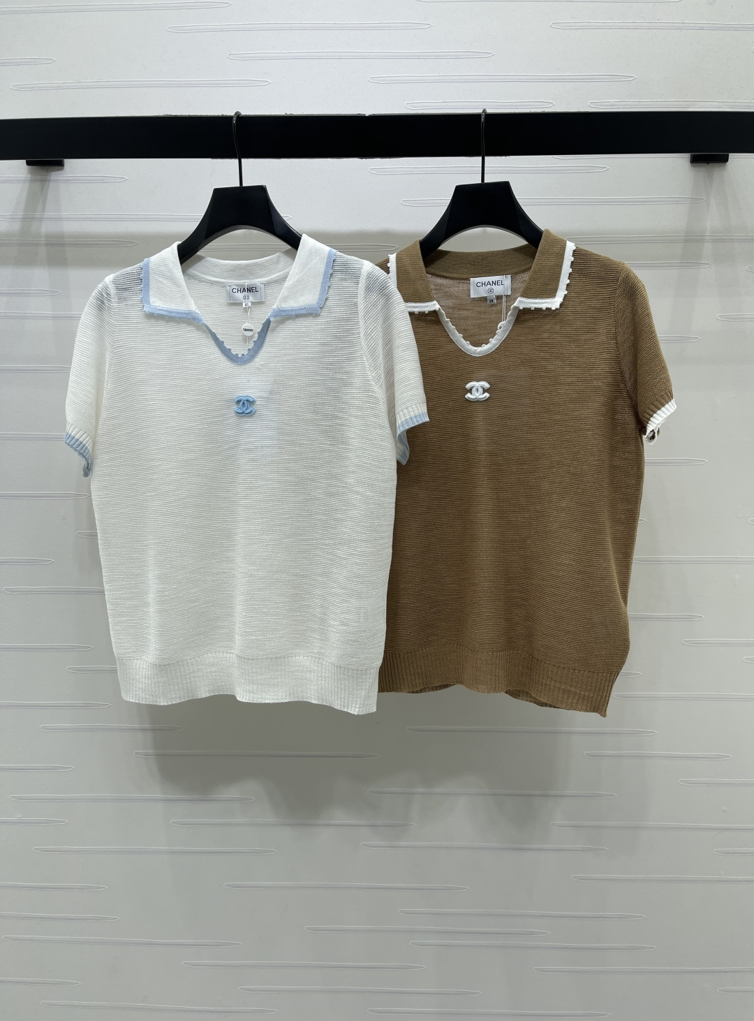 CHANEL ニット Tシャツ コピー ロゴデザイン フリンジ襟 V字ネック 無地 2色展開