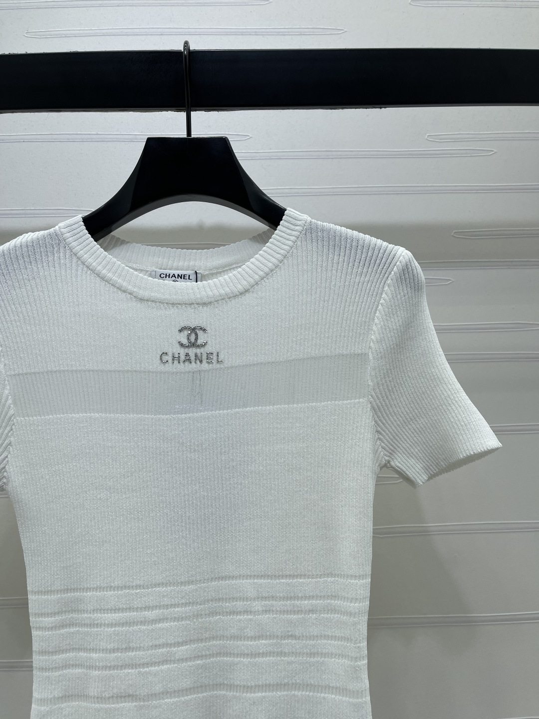 CHANEL コピー ニット Tシャツ ロゴ入り 通気性 女性用 ワンピース ファッション 2色展開 - 画像 3