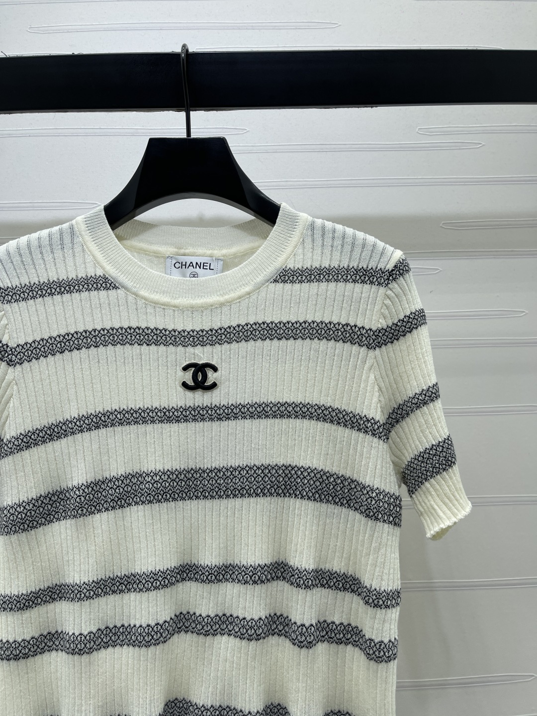 CHANEL コピー ニット Tシャツ 条纹 ロゴ レディース 白 黒 3色展開 - 画像 3