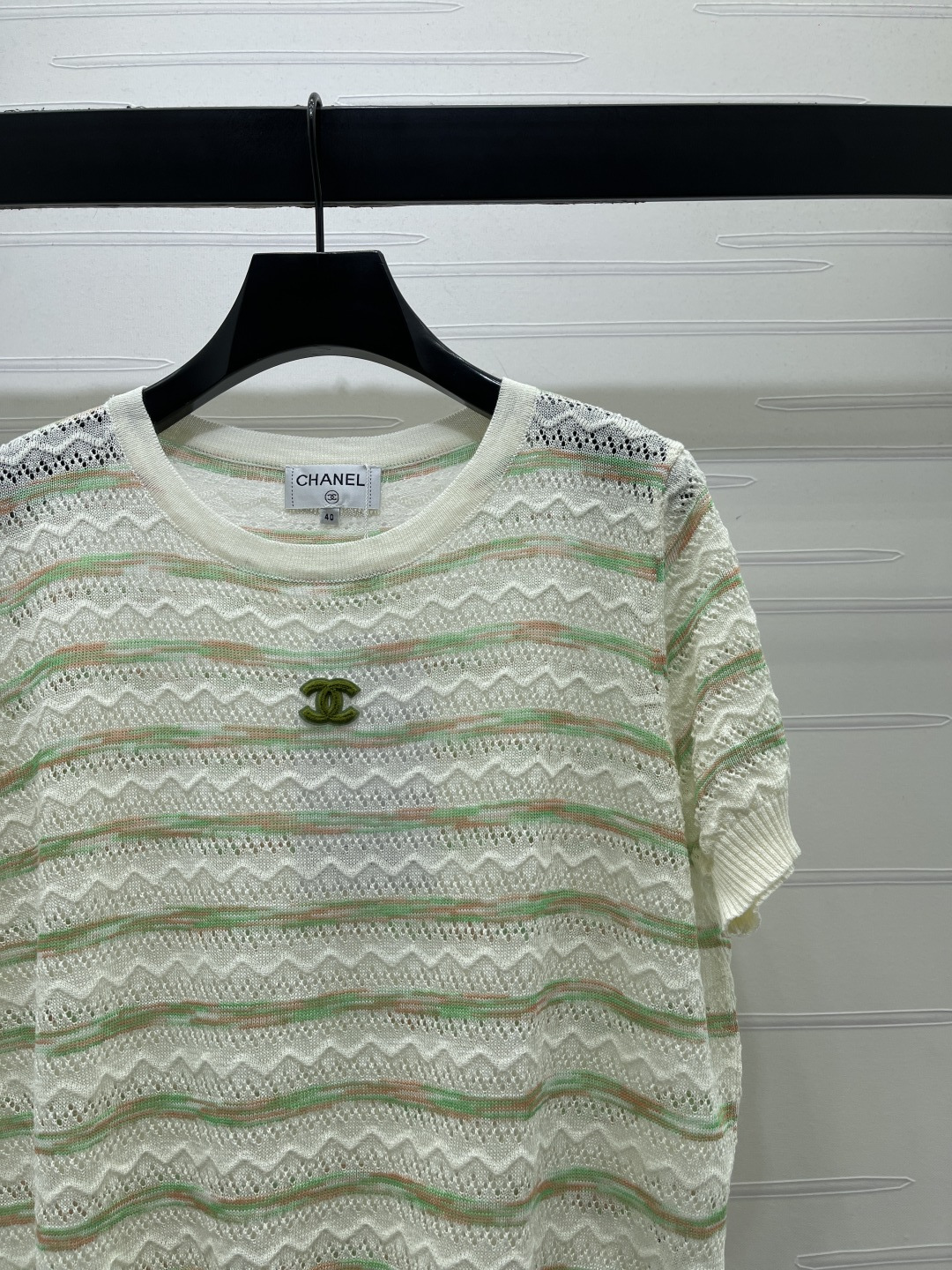 CHANEL ニット Tシャツ コピー ロゴ入り ポンチック レディース シャツ 細め丈 グリーン ホワイト - 画像 2