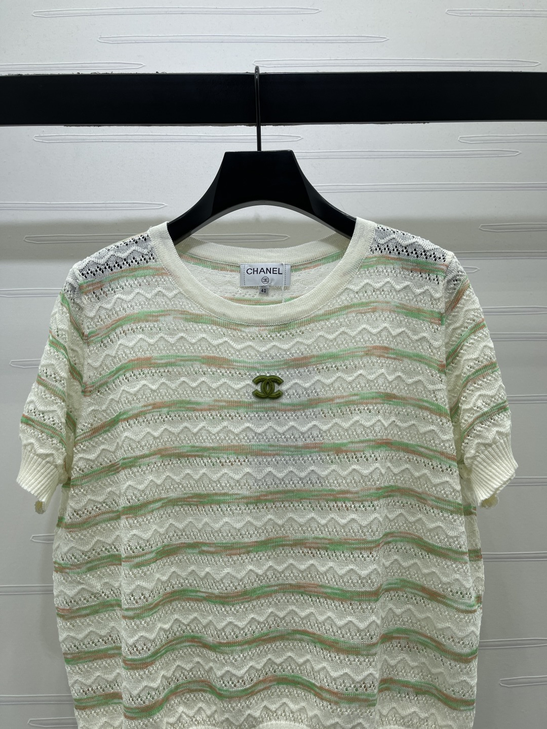 CHANEL ニット Tシャツ コピー ロゴ入り ポンチック レディース シャツ 細め丈 グリーン ホワイト - 画像 4
