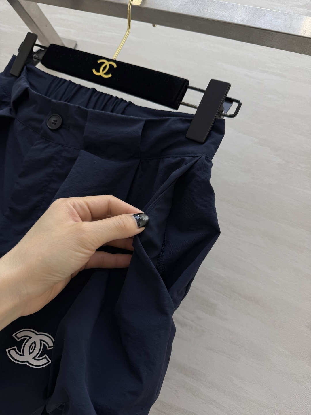 Chanel パンツ コピー 花苞ショートパンツ ロゴ付き フレアシルエット サイズ36/38/40 藏青色 - 画像 4