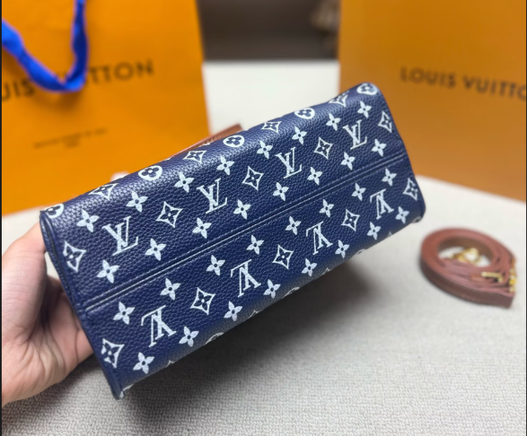 LOUIS VUITTON　Onthego PM　ルイヴィトン　オンザゴーPM　2WAY　レディースバッグ　ショルダーバッグ　ハンドバッグ　モノグラム　バッグ　6色 - 画像 11