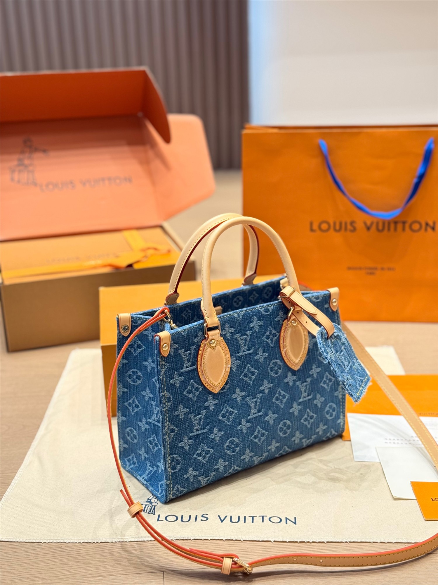新作 LOUIS VUITTON オンザゴー PM ルイヴィトン モノグラム デニム ONTHEGO - 画像 2