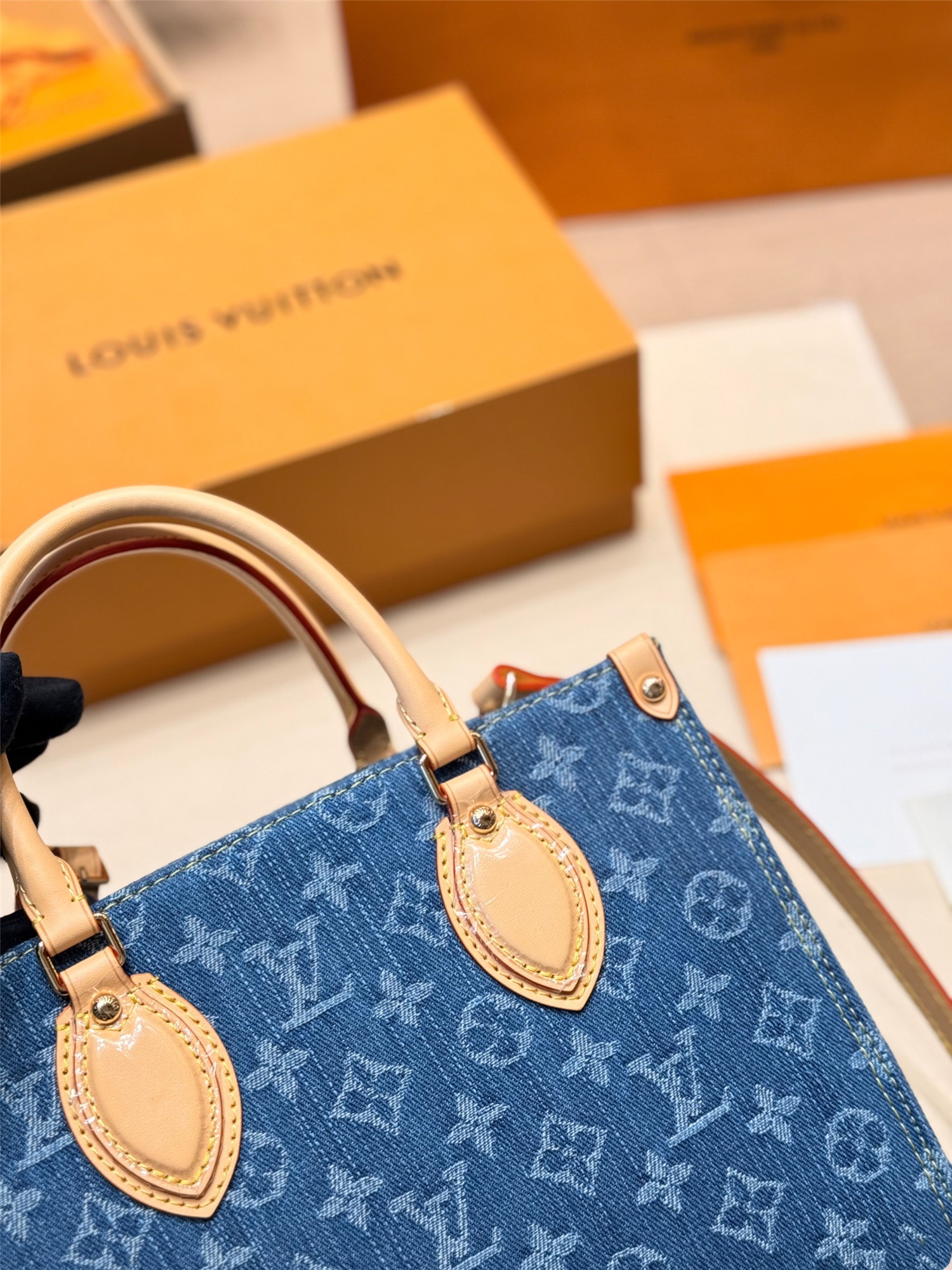 新作 LOUIS VUITTON オンザゴー PM ルイヴィトン モノグラム デニム ONTHEGO - 画像 4