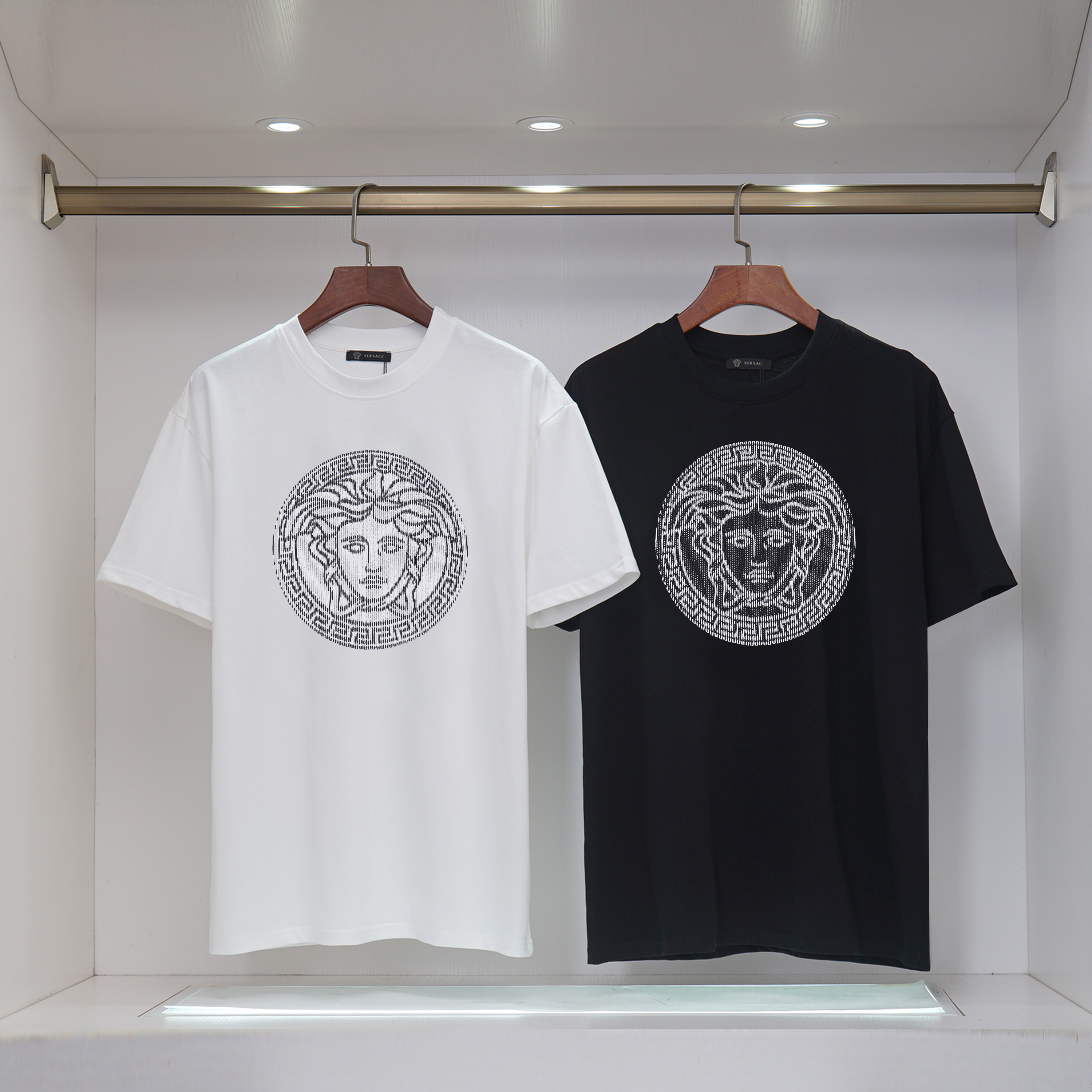 ヴェルサーチ　Versace　半袖シャツ　刺繍　シャツ　クルーネック　メンズTシャツ　T-shirt　2色