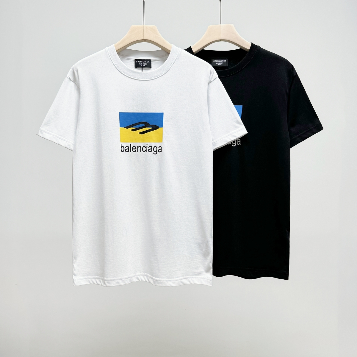 BALENCIAGA　バレンシアガ　半袖シャツ　プリントシャツ　クルーネック　メンズ　Tシャツ　T-shirt　2色