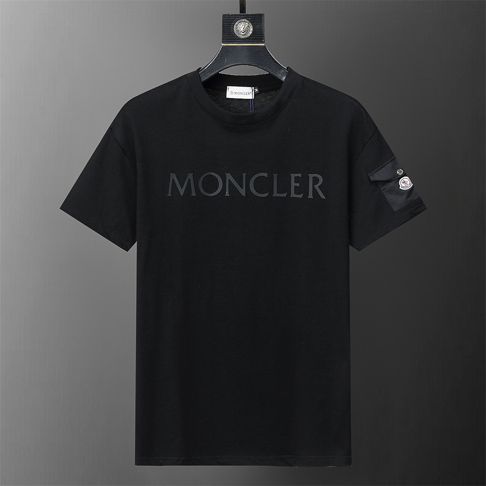MONCLER　モンクレール　セットアップ　上下2点セットメンズ服　半袖Ｔシャツと半ズボン　ショートパンツ　カジュアルウェア　ブラック　ホワイト
