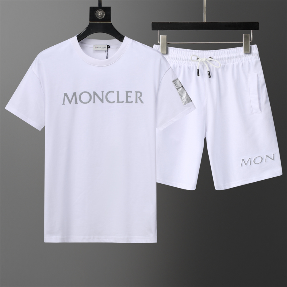 MONCLER　モンクレール　セットアップ　上下2点セットメンズ服　半袖Ｔシャツと半ズボン　ショートパンツ　カジュアルウェア　ブラック　ホワイト