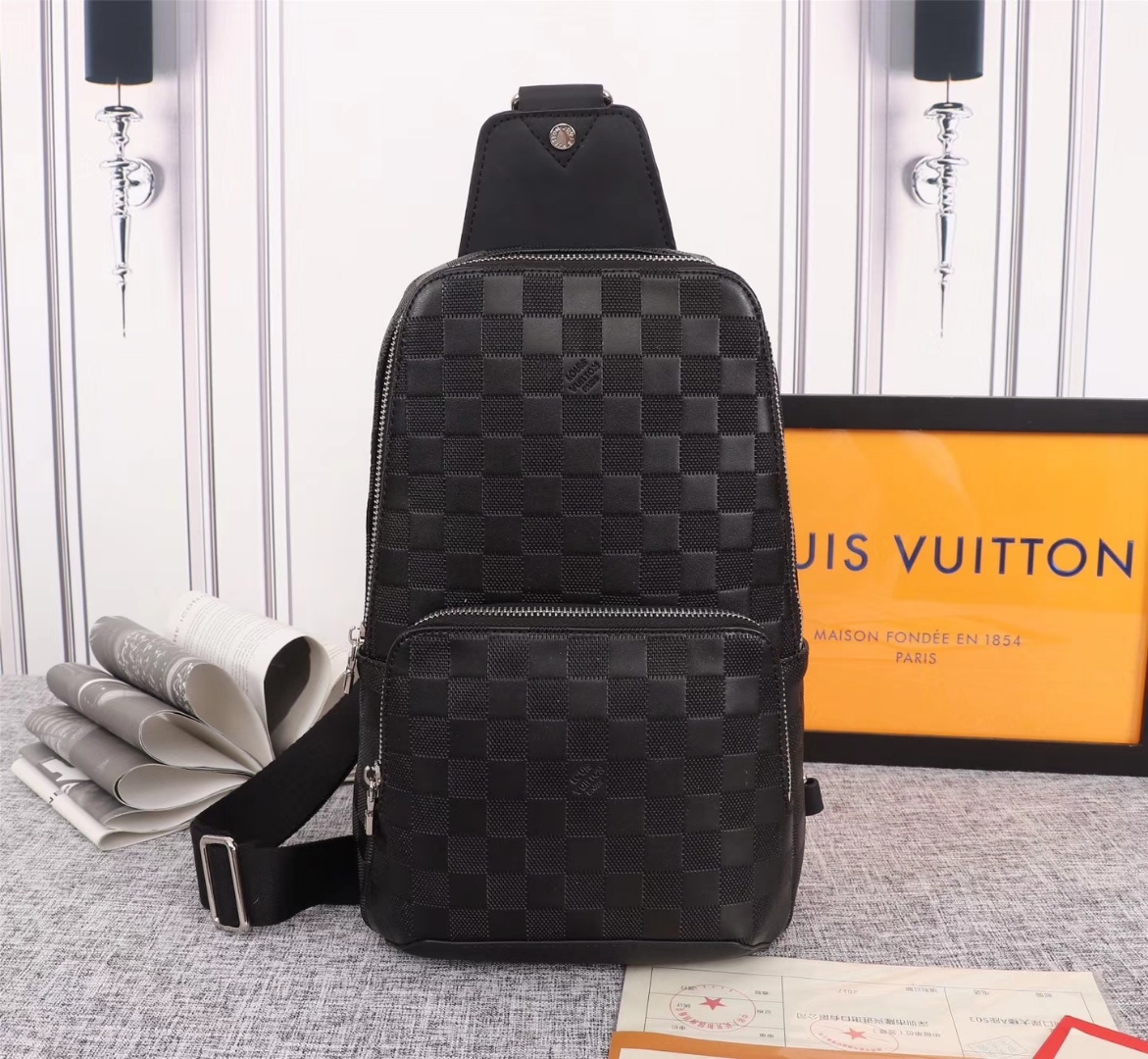 LOUIS VUITTON　ルイ ヴィトン　アヴェニュー スリングバッグ　ダミエ　ブラック　メンズバッグ　ショルダーバッグ　男性　送料込み