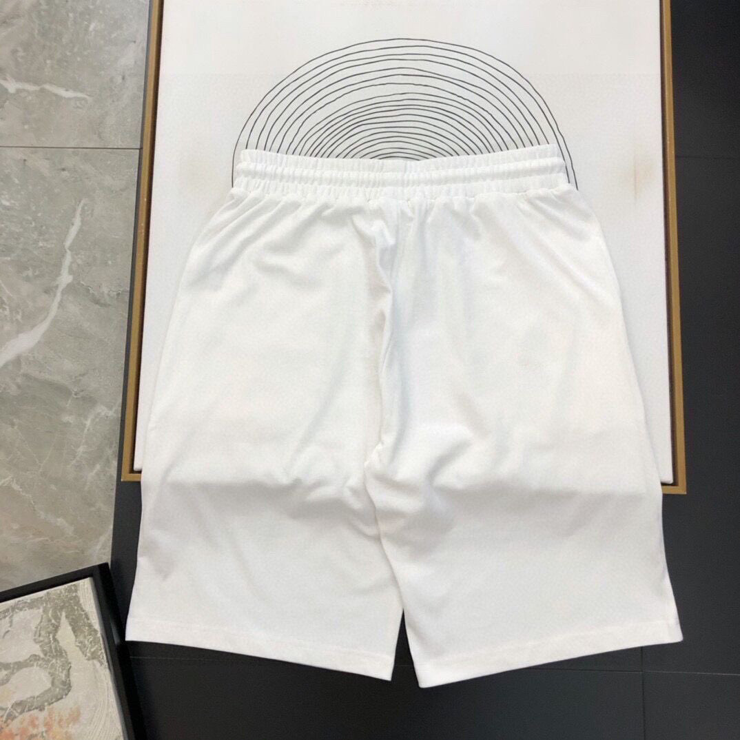 ヴェルサーチ　Versace　セットアップ　上下2点セット メンズ　服　半袖Ｔシャツと半ズボン/ショートパンツ　カジュアルウェア　メンズセット - 画像 7