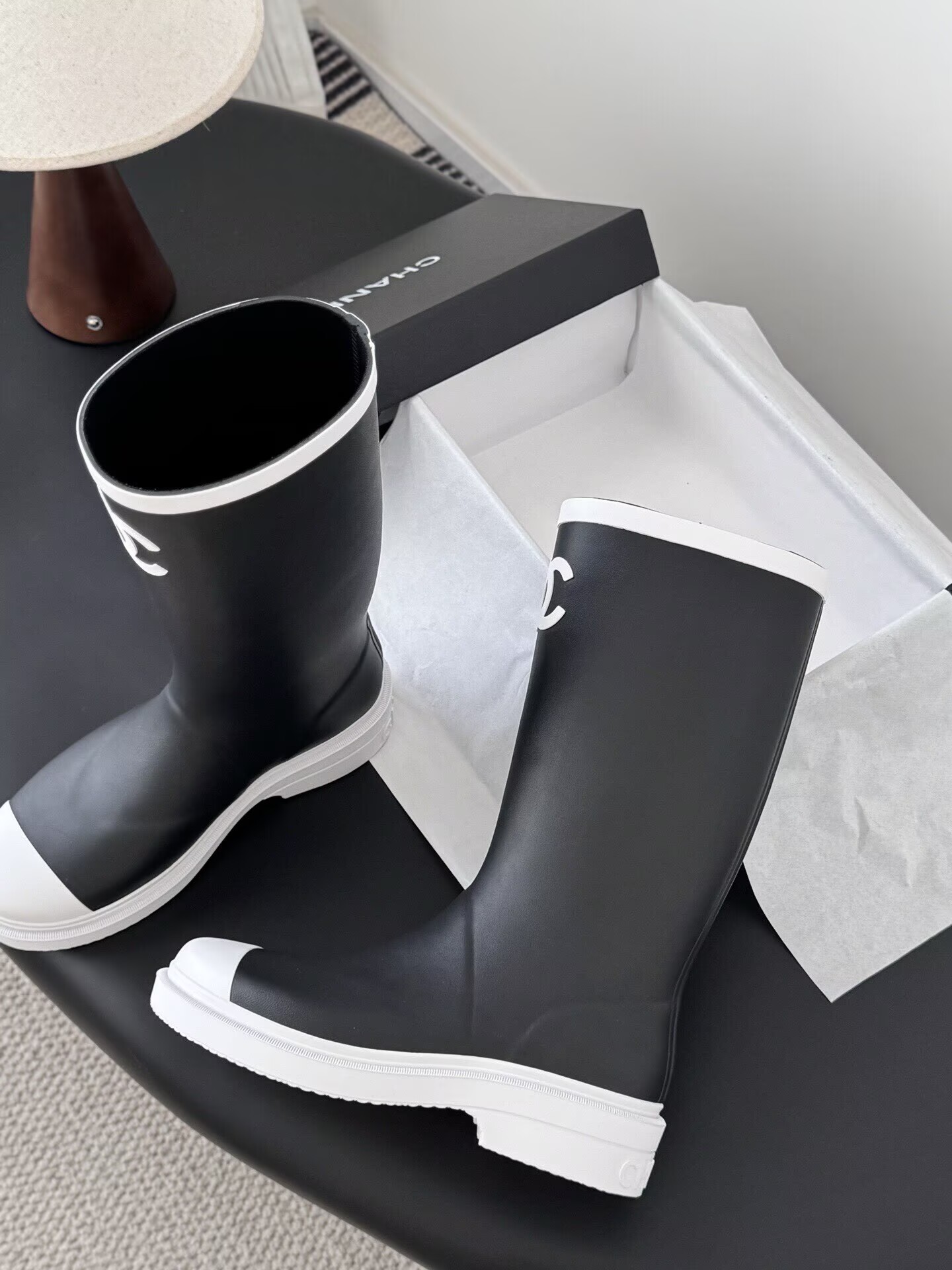 26C　雨の日もお洒落に♪　大人気　シャネル　レインブーツ　CHANEL　ココマーク　レディース　長靴　3色 - 画像 5