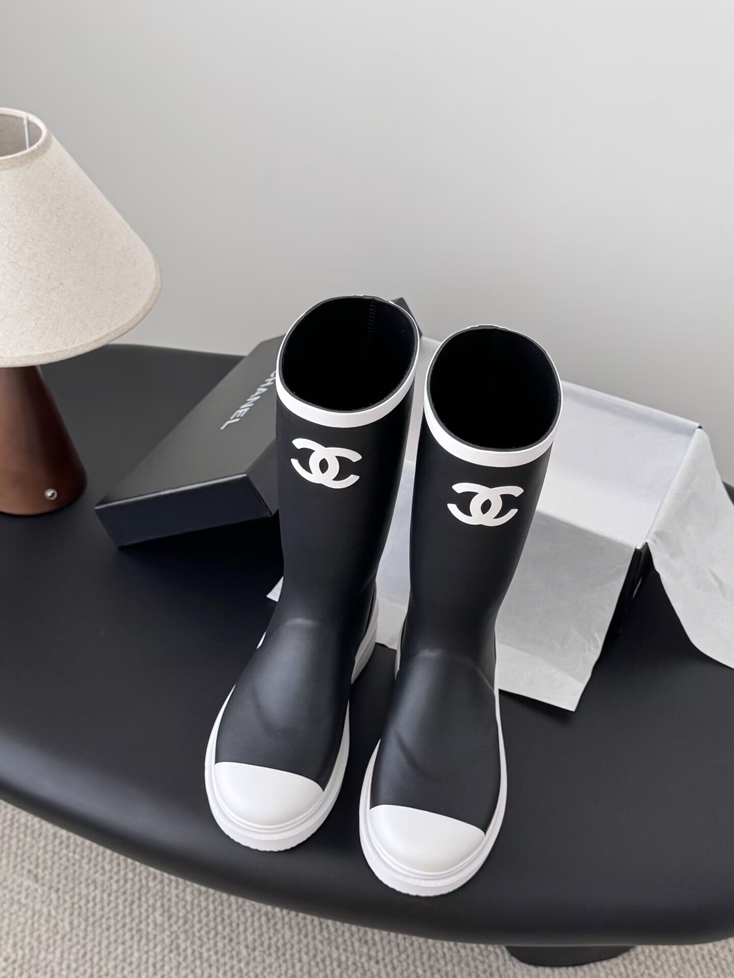26C　雨の日もお洒落に♪　大人気　シャネル　レインブーツ　CHANEL　ココマーク　レディース　長靴　3色 - 画像 4
