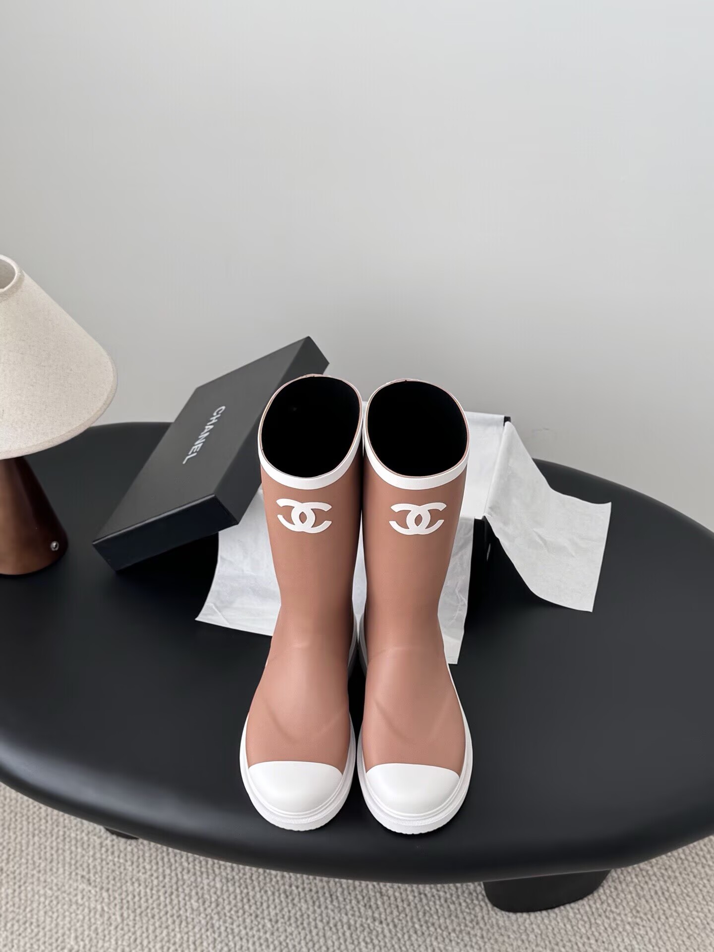 26C　雨の日もお洒落に♪　大人気　シャネル　レインブーツ　CHANEL　ココマーク　レディース　長靴　3色 - 画像 3