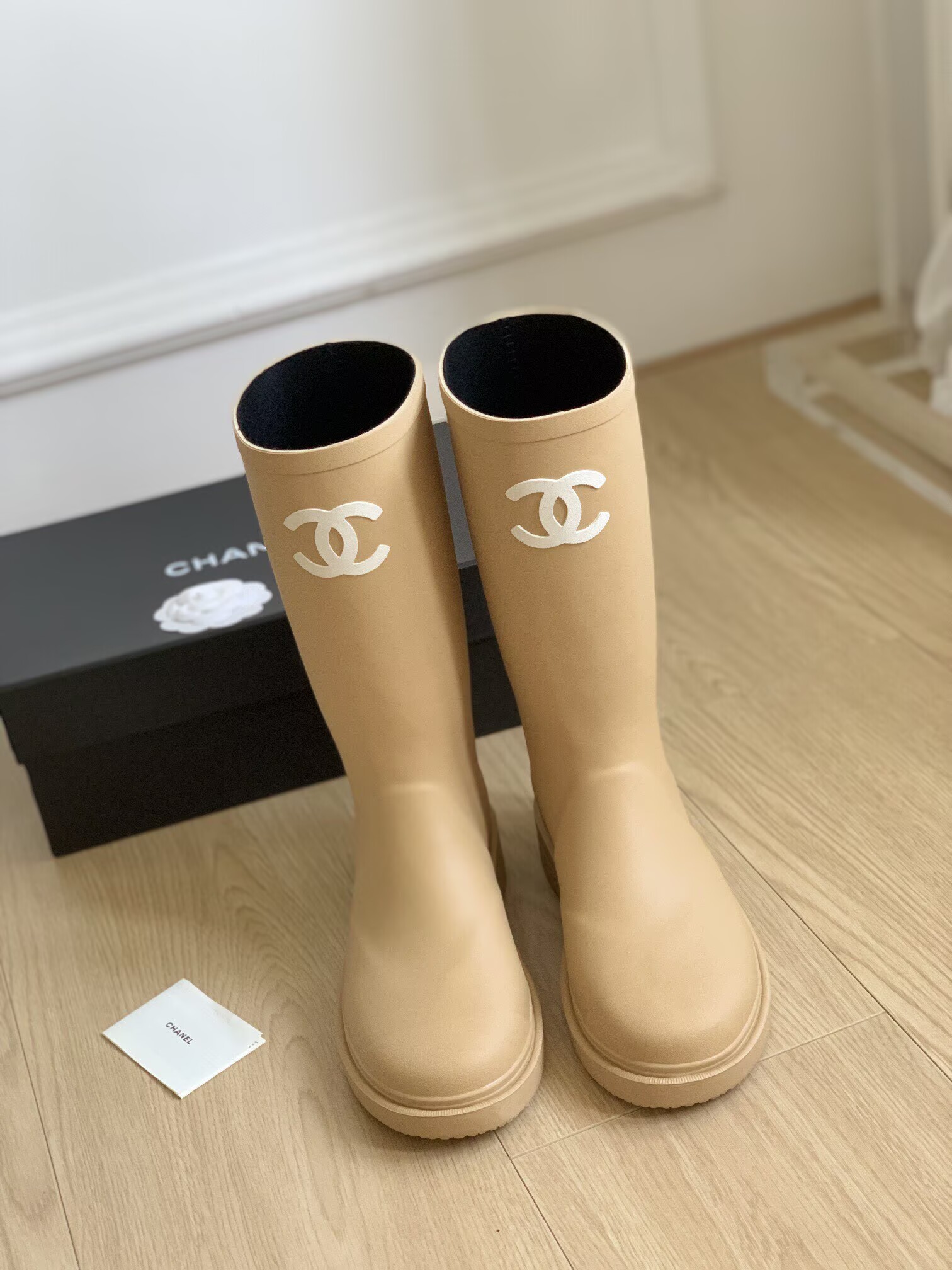 雨の日も大活躍！　CHANEL　シャネル　ココマーク　ラバー レインブーツ　レディース　長靴　2色 - 画像 2