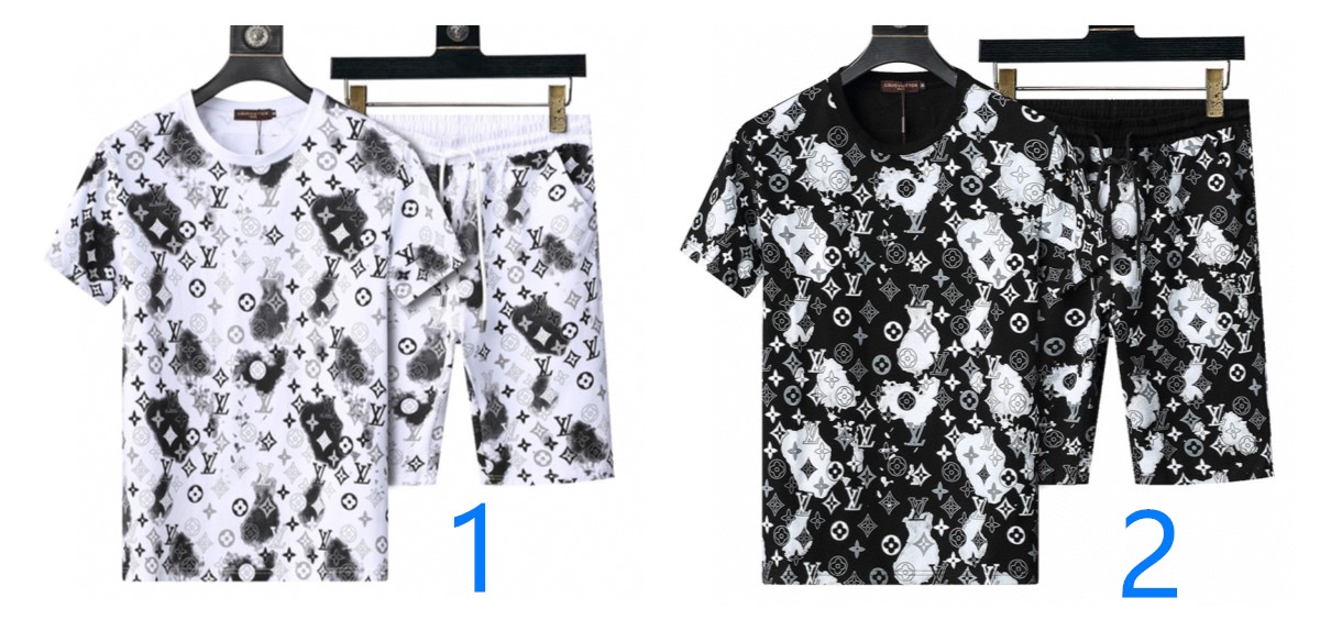 Louis Vuitton上下2点セットアップ　ルイヴィトン　半袖Ｔシャツと半ズボン　LVカジュアルウェア　モノグラム　メンズ　ブラック　ホワイト