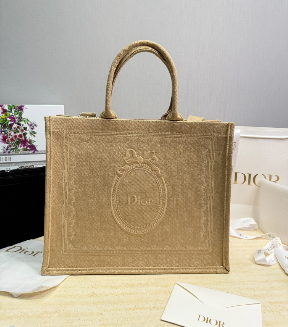 新作　人気の長く愛用　Dior Book Tote　ディオール　ブックトート　レディース　トートバッグ　ショルダーバッグ　上品　ストラップ付き　5種類 - 画像 9