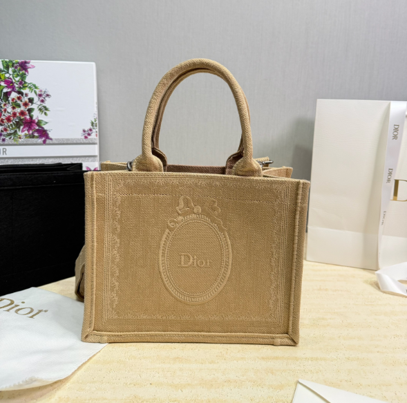 新作　人気の長く愛用　Dior Book Tote　ディオール　ブックトート　レディース　トートバッグ　ショルダーバッグ　上品　ストラップ付き　5種類 - 画像 7