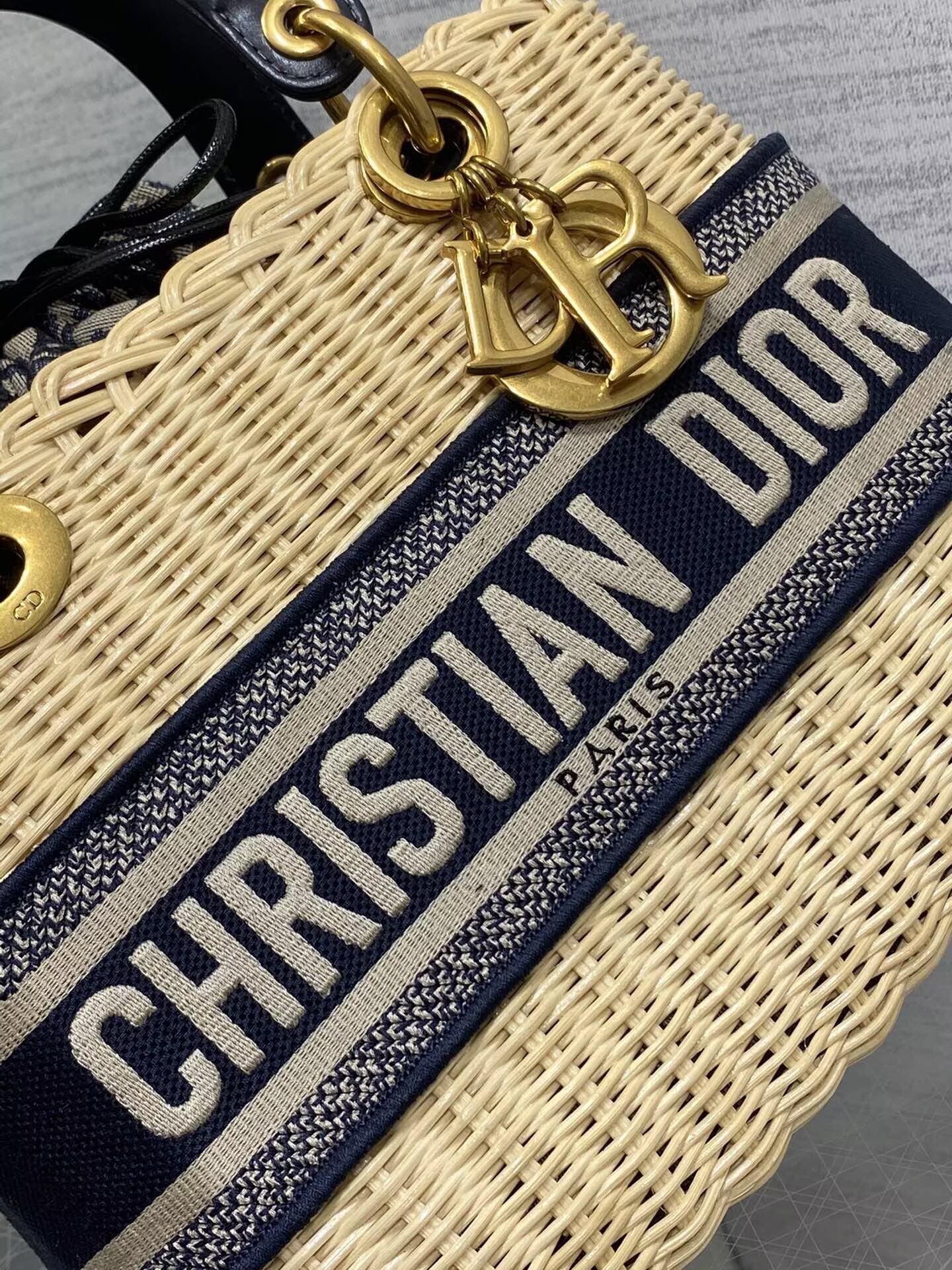 限定　Dior　ディオール　Lady Dior　ウィッカーバッグ　かごバッグ♡　レディ ディオール　ミニバッグ　スモール　レディースバッグ　ストラップ付　ハンドバッグ　刺繍ロゴ - 画像 5