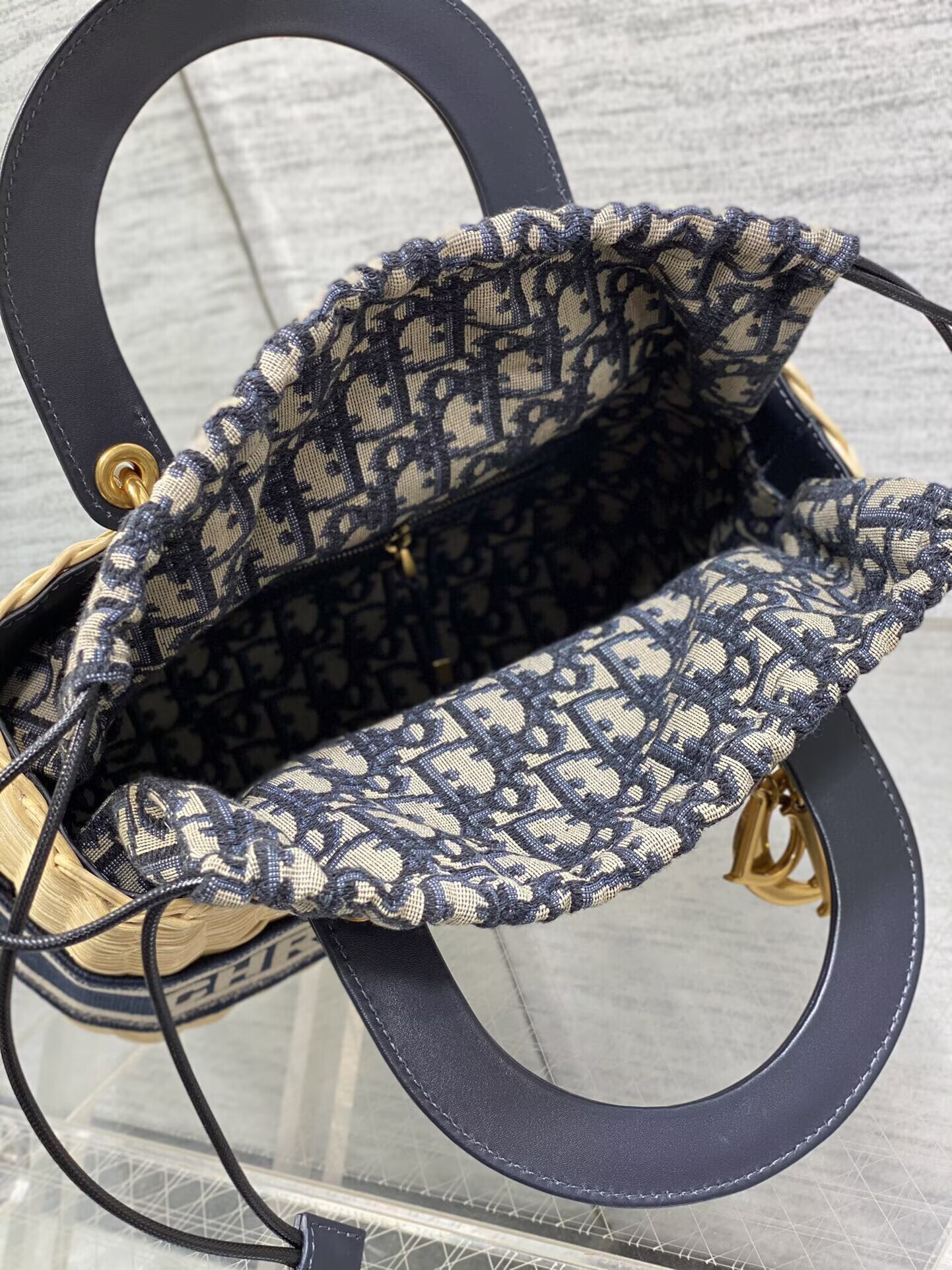 限定　Dior　ディオール　Lady Dior　ウィッカーバッグ　かごバッグ♡　レディ ディオール　ミニバッグ　スモール　レディースバッグ　ストラップ付　ハンドバッグ　刺繍ロゴ - 画像 7