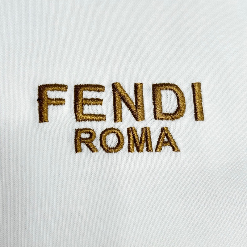 フェンディ　セットアップ　上下2点セットFENDI メンズ服　半袖Ｔシャツと半ズボン/ショートパンツ　カジュアルウェア - 画像 6