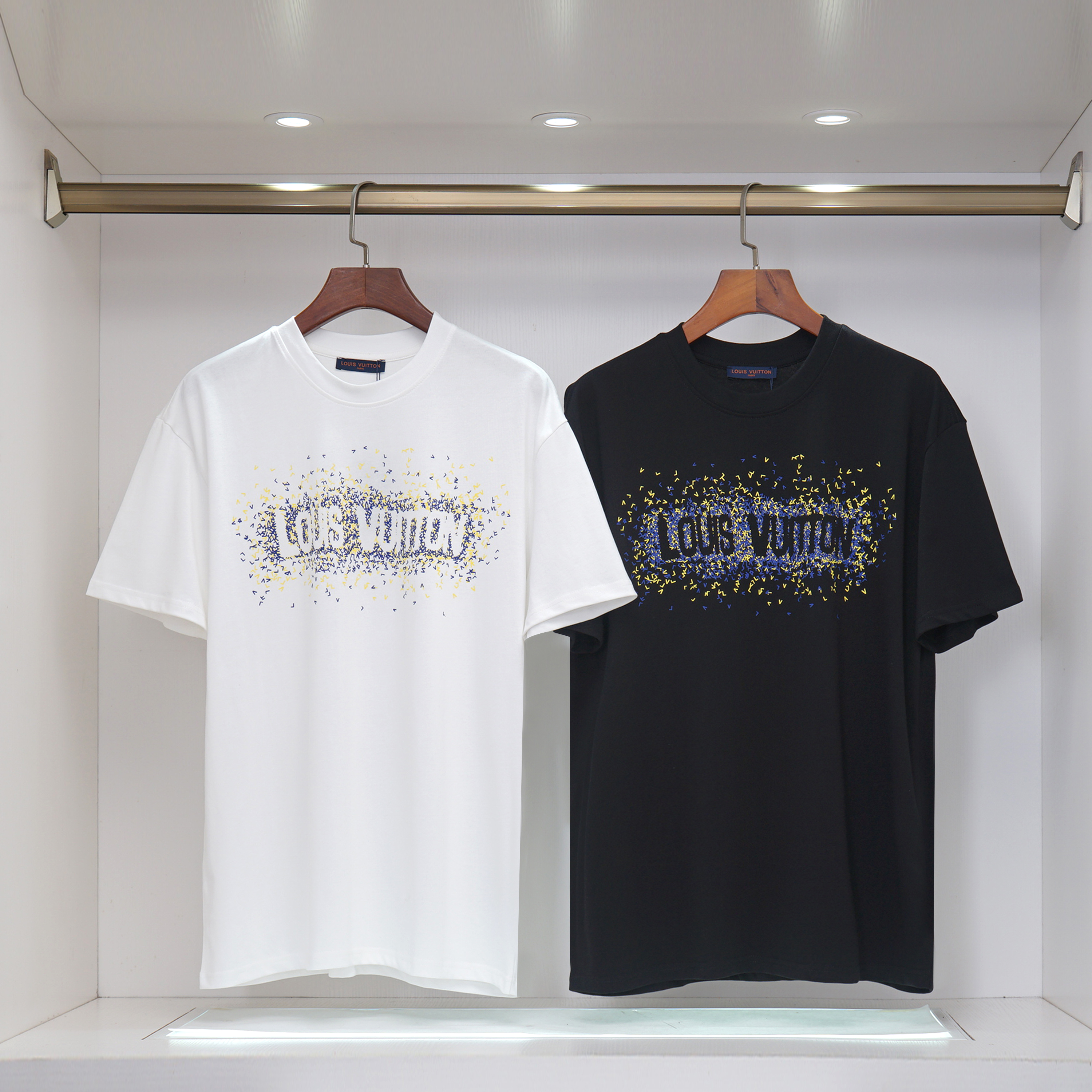 Louis Vuitton　ルイヴィトン　半袖シャツ　Ｔシャツ　シャツ　T-Shirt　2色　クルーネック　コットン100％　黒/白