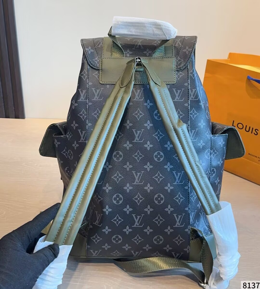 新品　ルイヴィトン　LOUIS VUITTON　クリストファー MM　リュックサック　バックパック　フォールコレクション　メンズバッグ - 画像 4