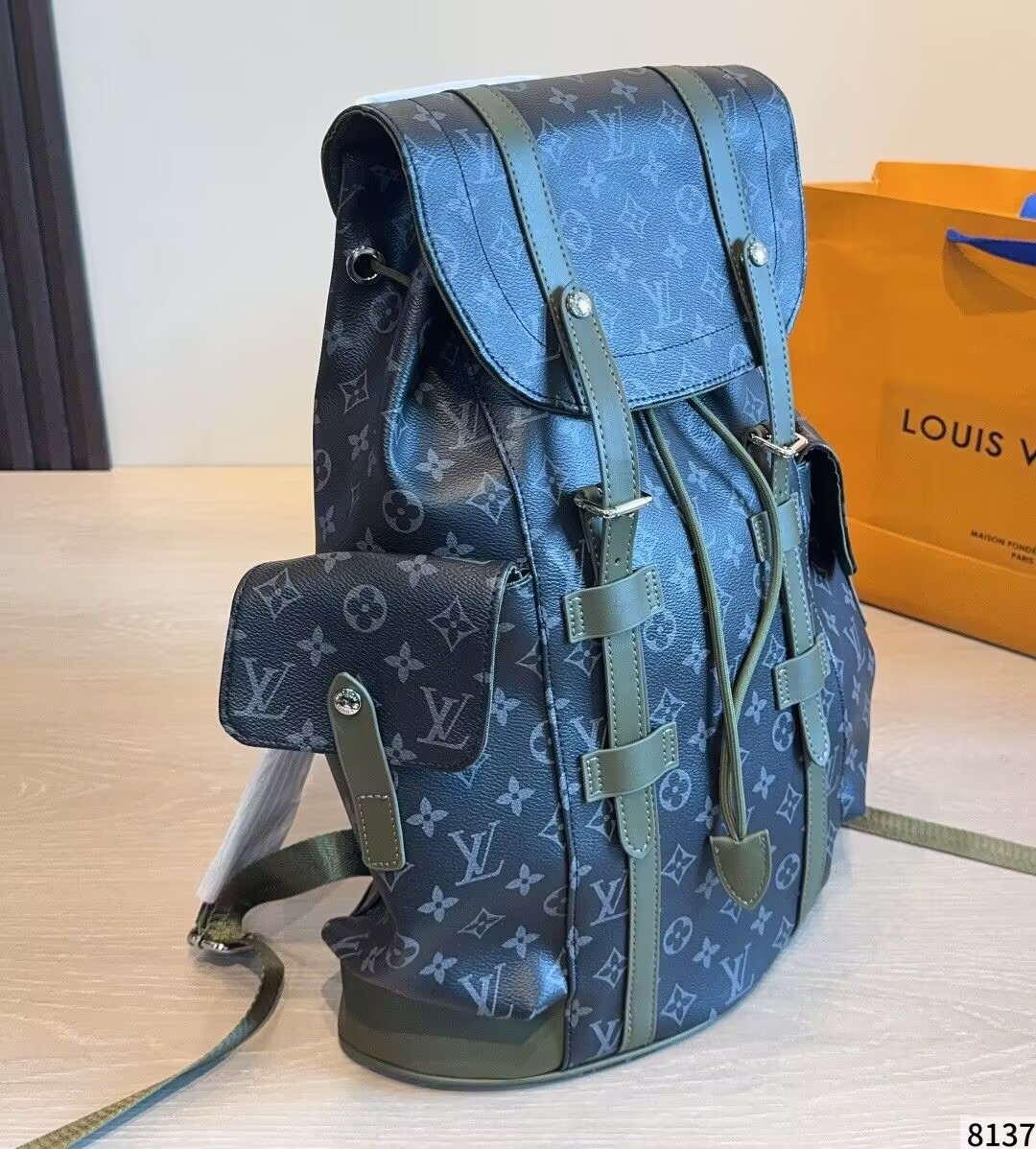 新品　ルイヴィトン　LOUIS VUITTON　クリストファー MM　リュックサック　バックパック　フォールコレクション　メンズバッグ - 画像 3