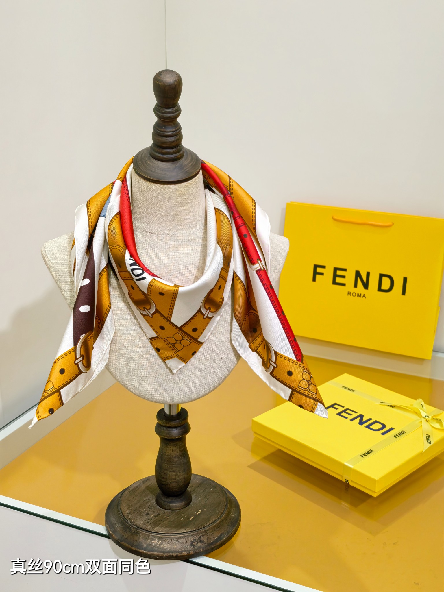 FENDI フェンディ 90cm正方形スカーフ 真丝双面同色 多色展開 - 画像 3