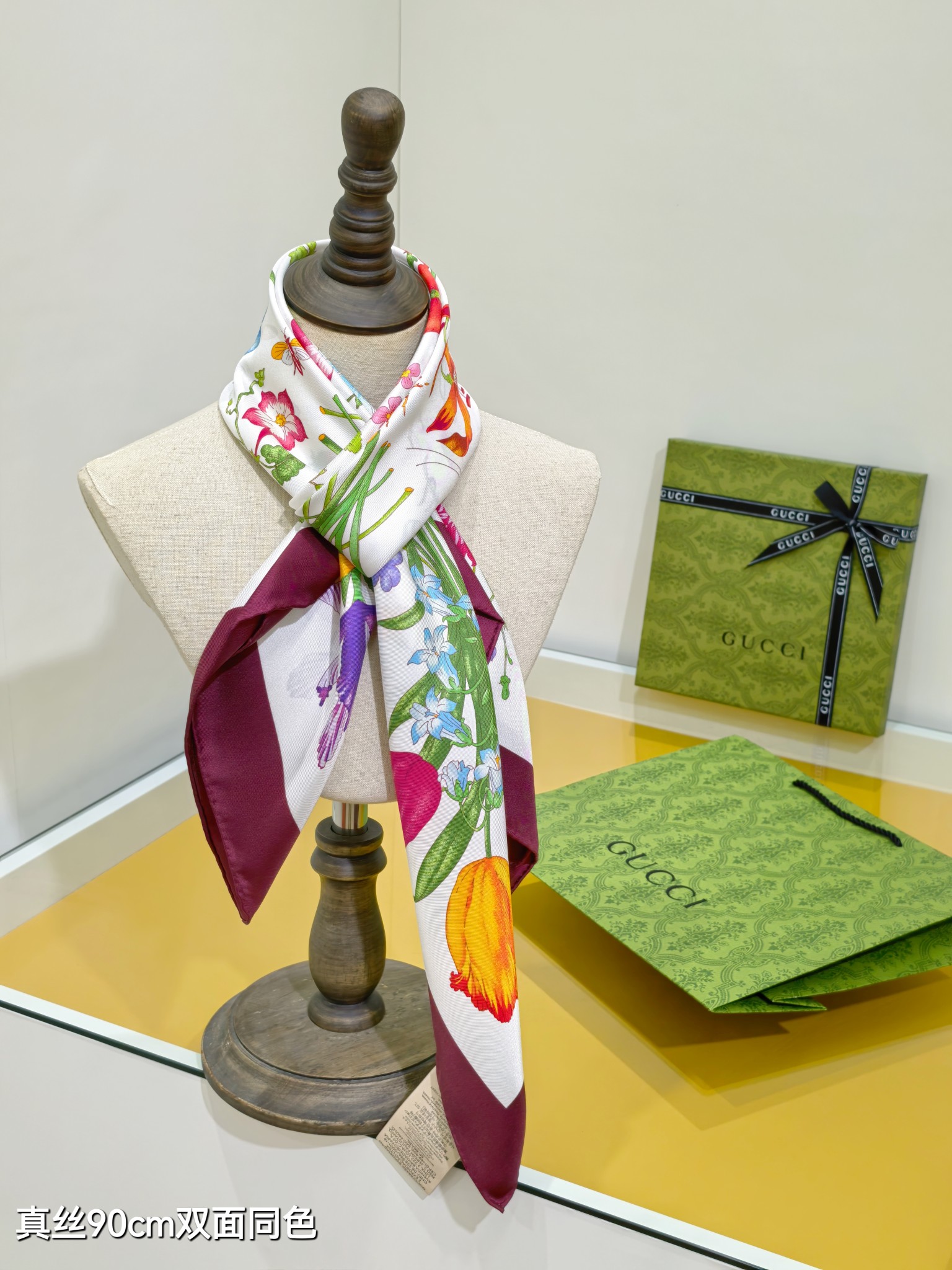 GUCCI グッチ 花柄 本絹 90cm スカーフ 双面同色 多色展開 - 画像 3