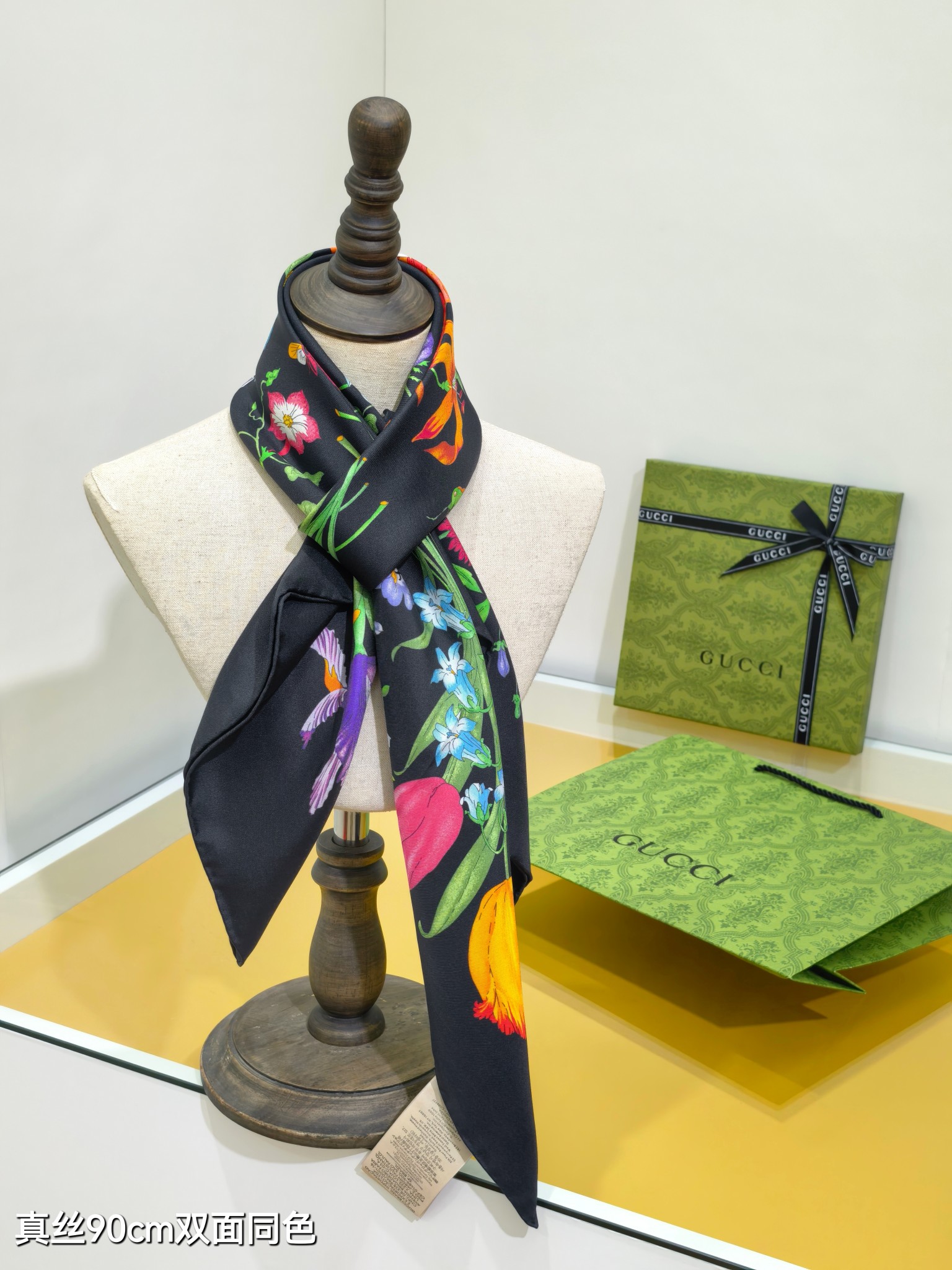 GUCCI グッチ 花柄 本絹 90cm スカーフ 双面同色 多色展開 - 画像 6